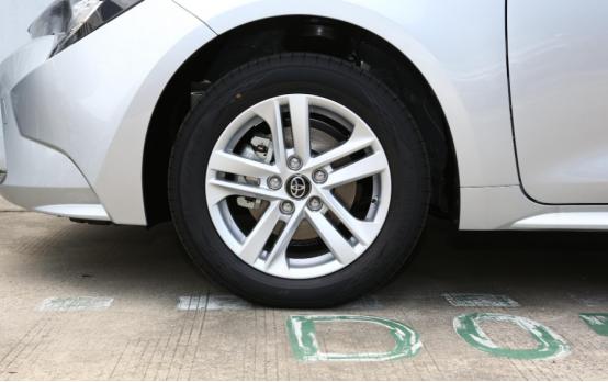 入门即是高配,性价比不错,体验2021款丰田雷凌