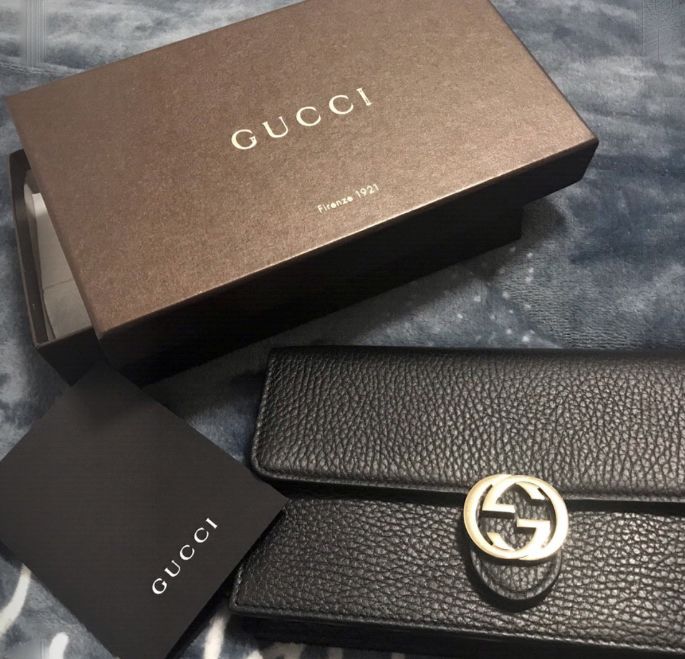 男人女人你们应该如何看待这些包，难道是贫穷限制了我的想象吗？