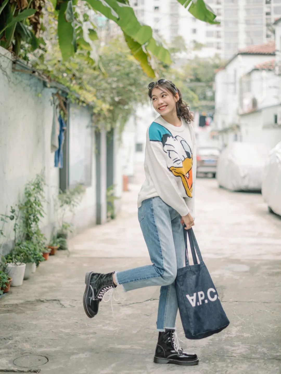 矮个子必备鞋最新款马丁靴,今年最火的中筒靴粗腿圆头马丁靴