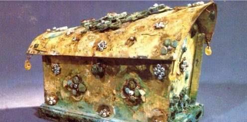 山西出土一口金棺,山西挖出一口金棺完整版