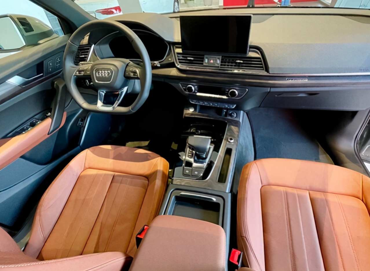 全新奥迪q5有哪些颜色好看,新款奥迪q5实拍