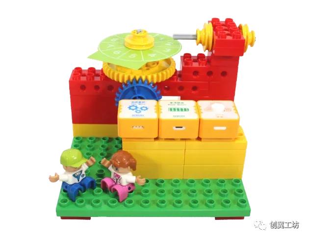 乐高大颗粒游乐园搭建过程,乐高游乐园场景的搭建