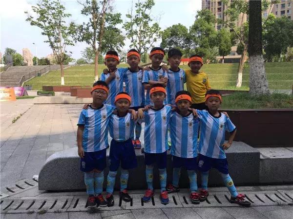 椋炴壃瓒崇悆鐩存挱,椋炴壃瓒崇悆璁粌鍩哄湴