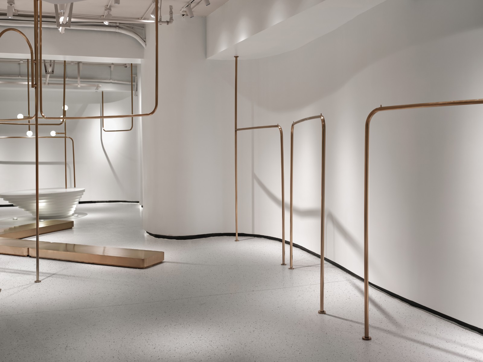 JEAtelier服装工作室用空间展示对服装和美的理解