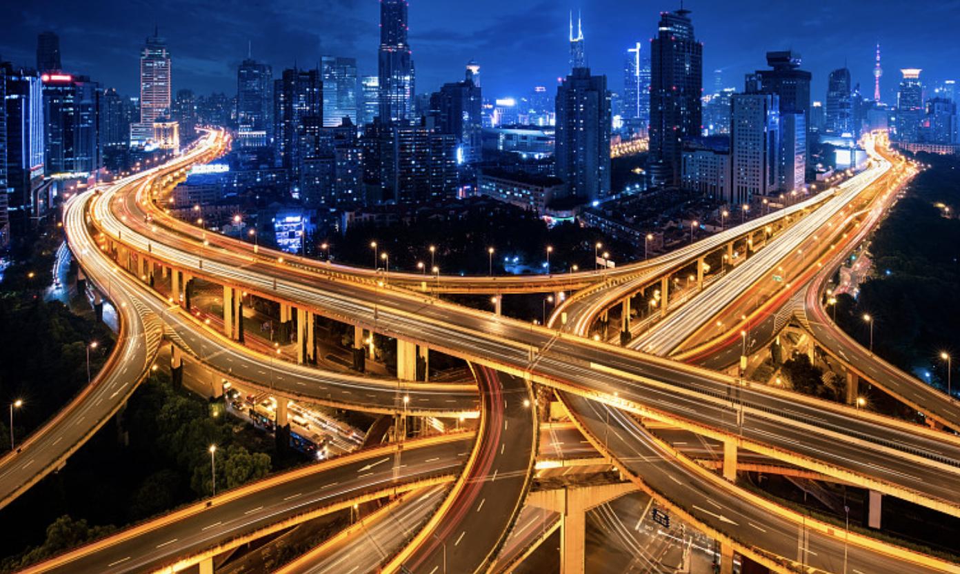 引领并赋能产业智能化变革,传统产业智能化和数字化如何转型