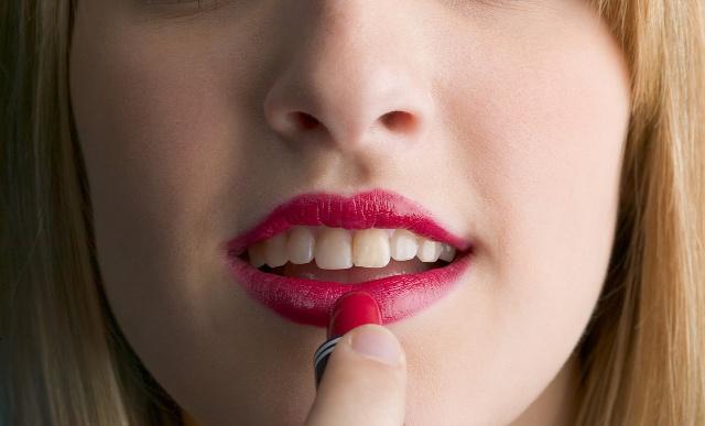 为啥口红涂了不好看,为什么口红涂不匀