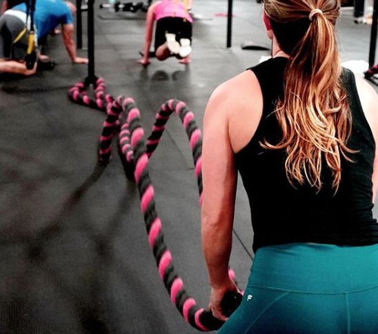 hiit和燃脂慢跑哪个减肥效果好,正确的hiit减肥燃脂动作