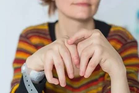 类风湿已经有了20年怎么治疗,类风湿症状越来越轻