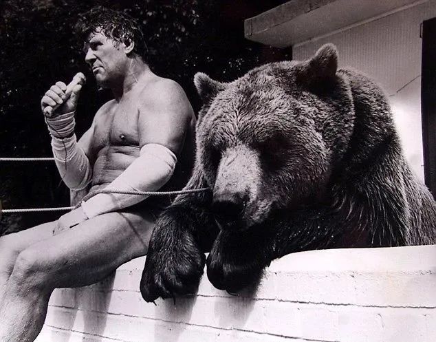 赤手空拳打野兽有用吗,人赤手空拳有可能打过老虎吗