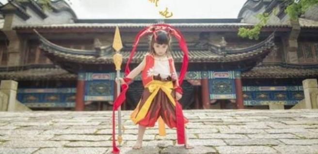 7岁哪吒cosplay图片,小朋友cos哪吒魔童降世