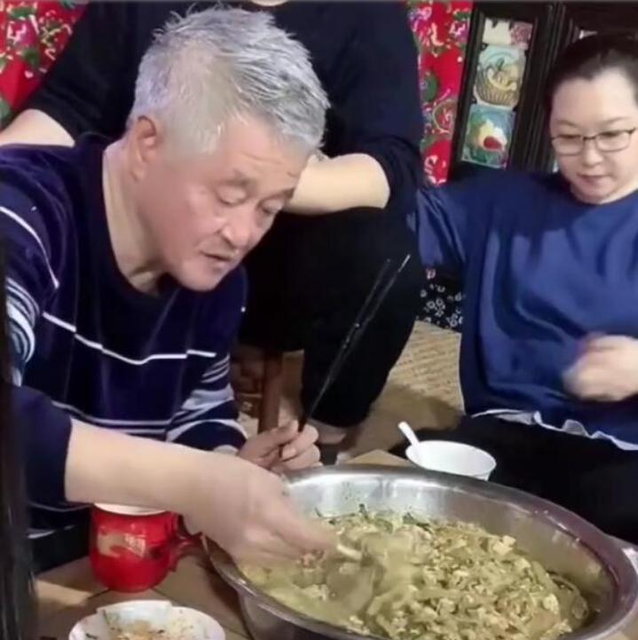 赵本山60岁大叔,63岁赵本山近照沧桑视频