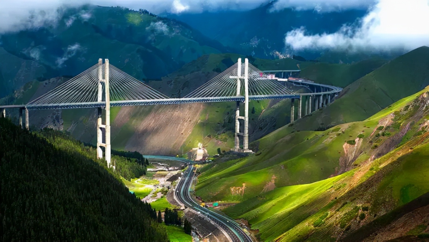 新疆伊犁高质量发展下的塞外江南,伊犁为什么会被称为塞外江南