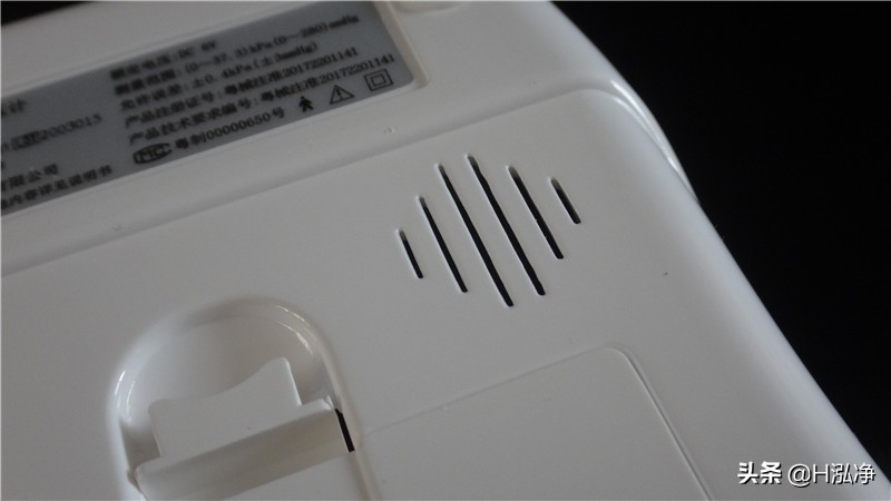 臂式电子血压计老人家用,上臂式血压计可以躺着测量吗