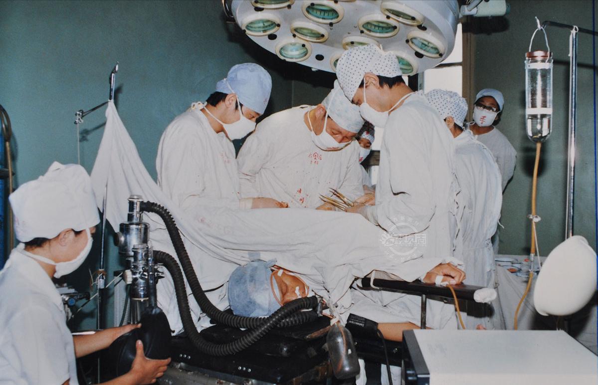 一家三口死于火灾中丈夫异常淡定,1980年一家四口吃了饺子中毒案