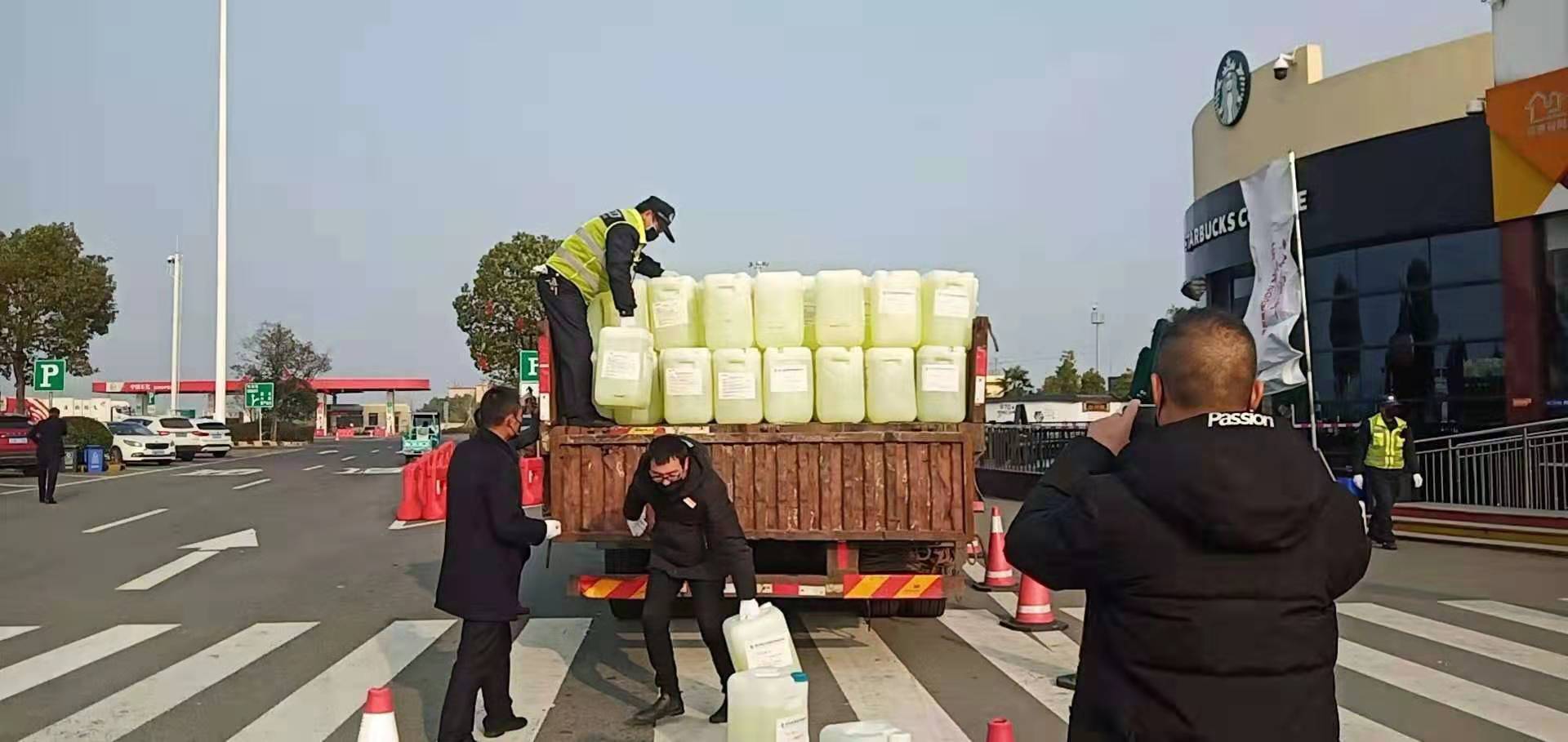 宁波服装厂大巴接工人复工,宁波宝兴物流股份有限公司