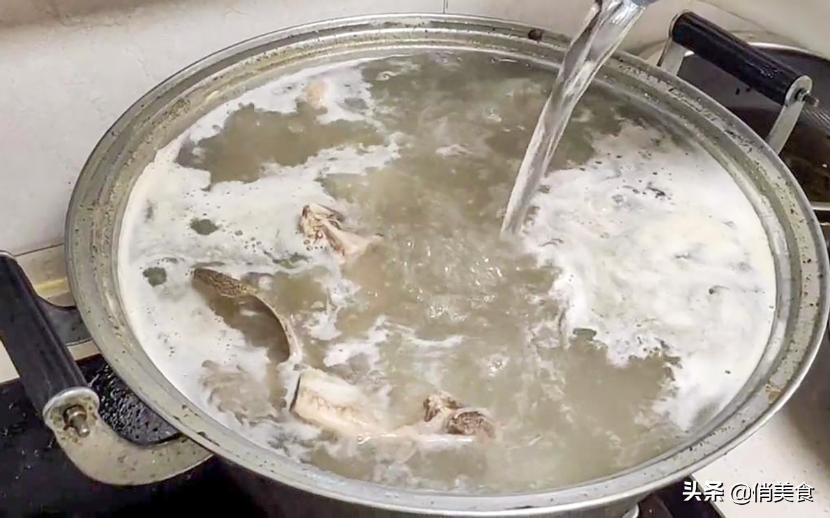 羊肉汤怎么炖不膻味最好喝,羊肉汤怎么炖放什么去膻味