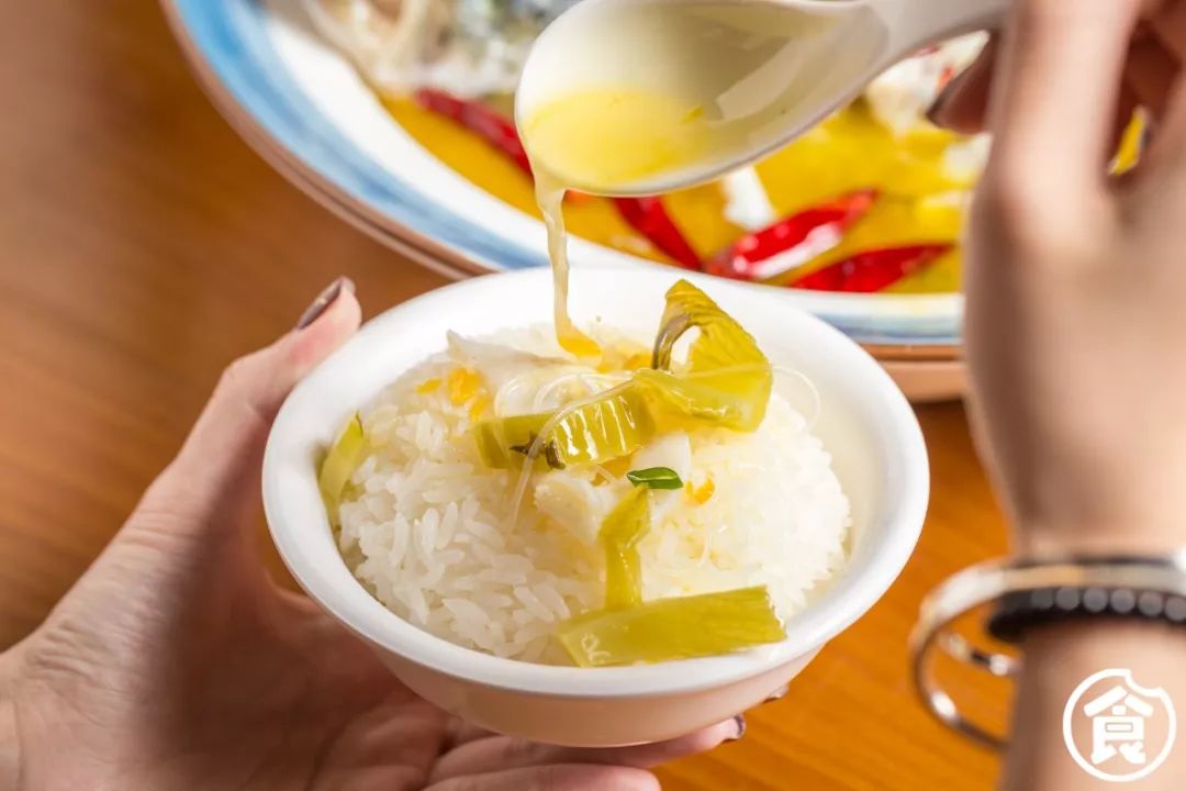 一天卖300只烧鹅,一天只卖400个卷饼