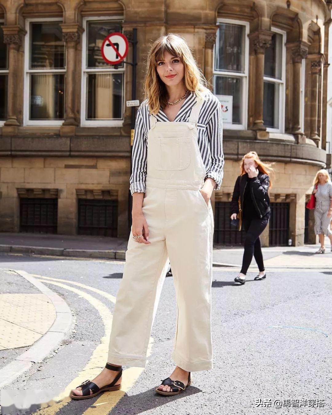 阔腿裤已经out了现在流行初恋裤,还在穿阔腿裤现在流行的是初恋裤