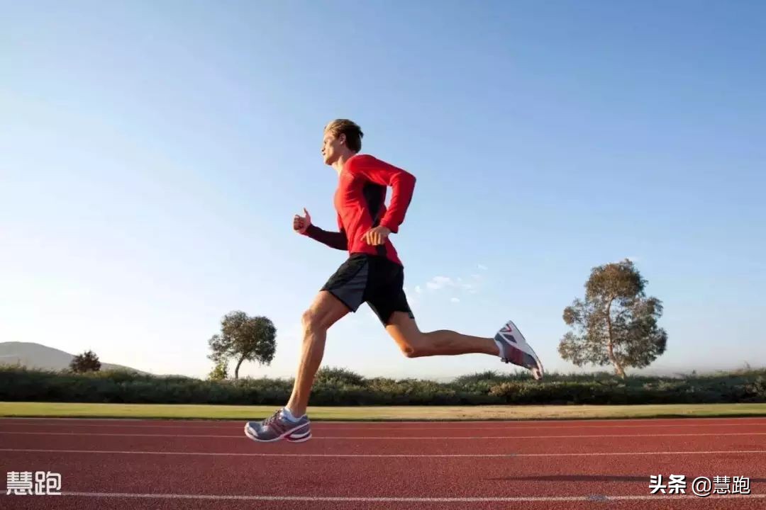 长距离跑时快速补充能量,怎么样才能训练自己跑得快