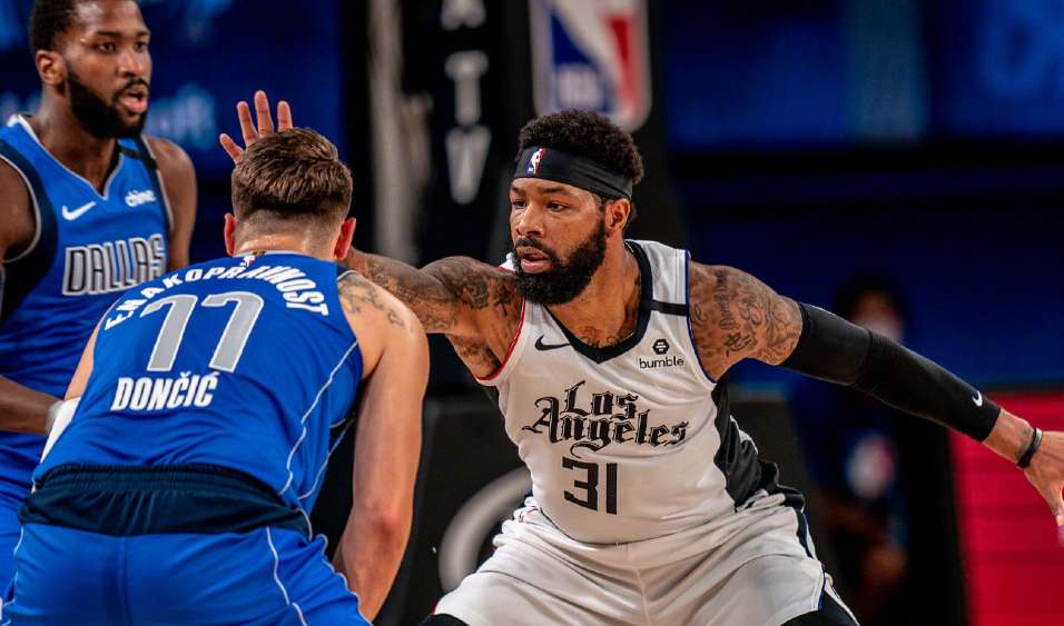 波神膝盖受伤,锡安威廉姆斯半月板撕裂