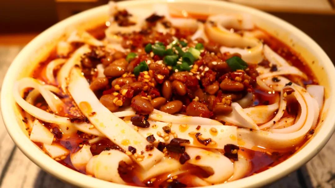 我只吃小面！打卡了这家手工粉后我真香了