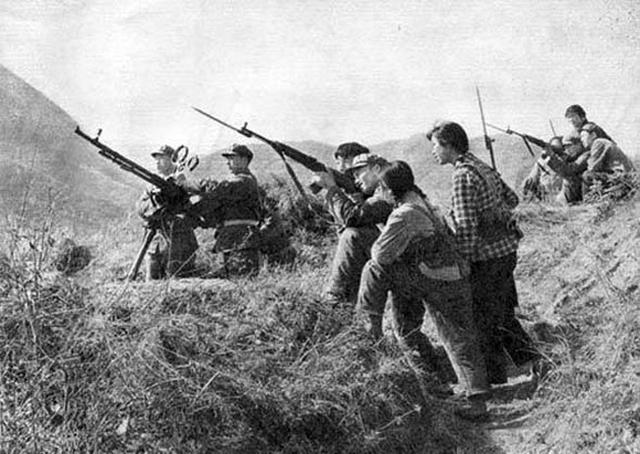 用枪如何*飞机打**，我们曾经是认真的