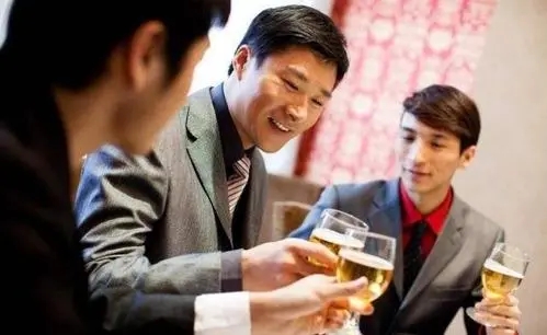 如何提高情商学会为人处事和说话,学会幽默说话让你的情商提高100倍