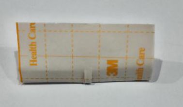 给患者插入导尿管,固定位置很重要