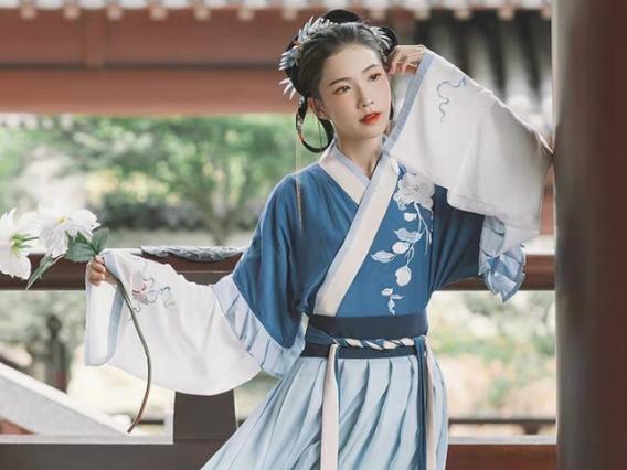 一年四季都适合穿什么样的汉服,春夏秋冬各适合穿什么样的汉服