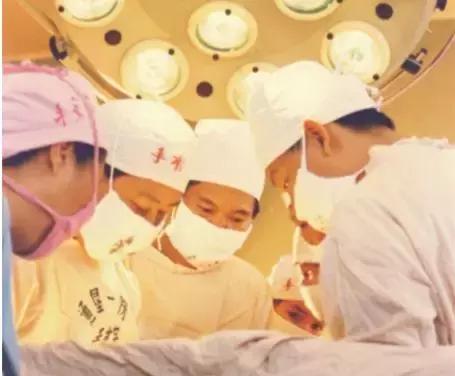 再见,1980!——三亚中心医院(原农垦三亚医院)住院部今日开拆!