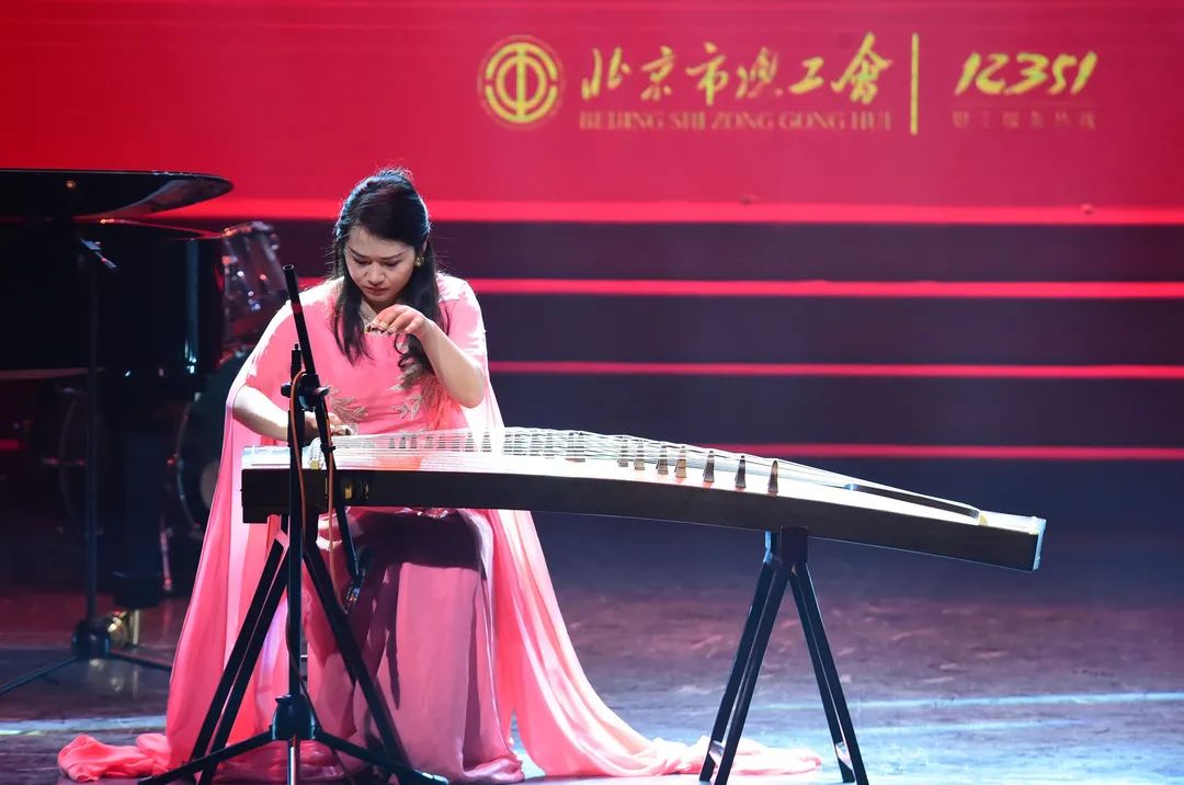 劳动赞歌献给党,颂歌献给党洛阳市职工歌咏比赛