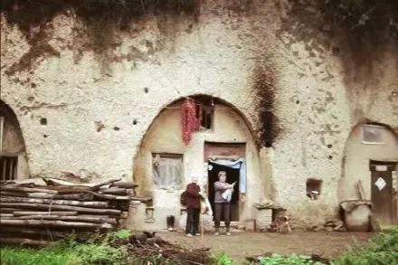 长成的华山.托就的佛