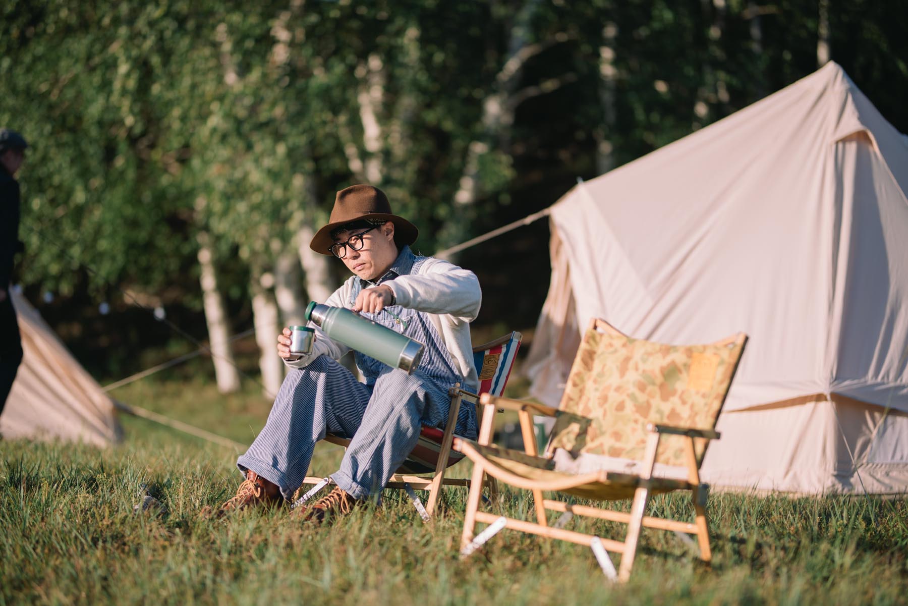 拥有这21件高颜值户外装备，让我们的草原野餐会像家里般优雅