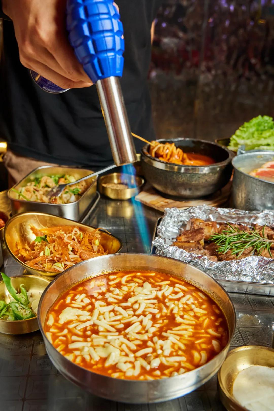 这家开在28层的「空中餐厅」，被大家称之为周口的小韩国