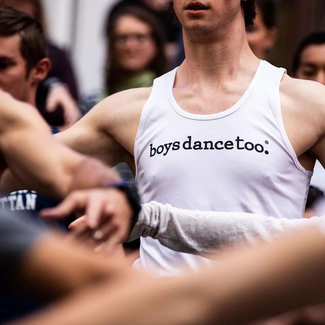 芭蕾舞乔治王子,英国小王子乔治跳芭蕾