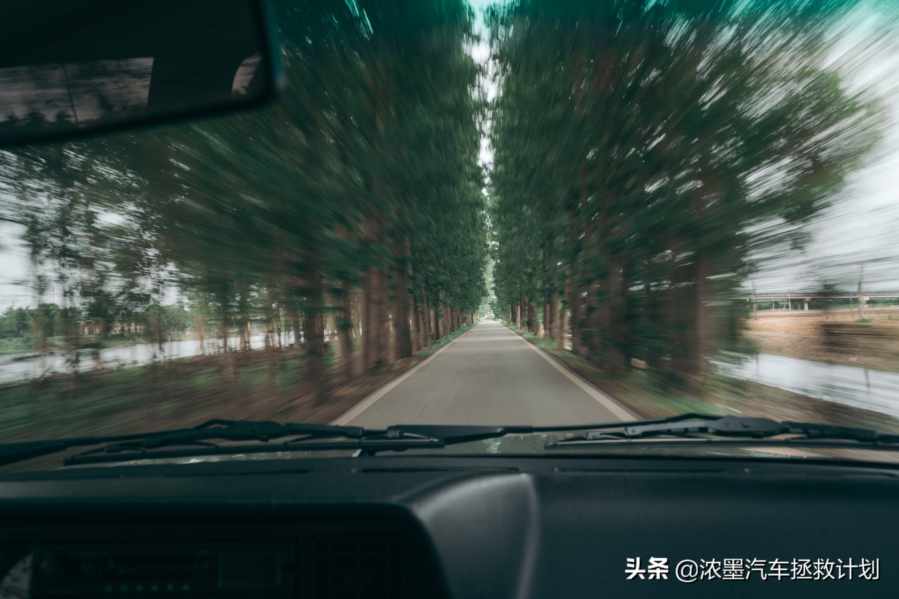 「妙手生花」重建一台战损级桑塔纳，带给它历经千般后的华丽重生