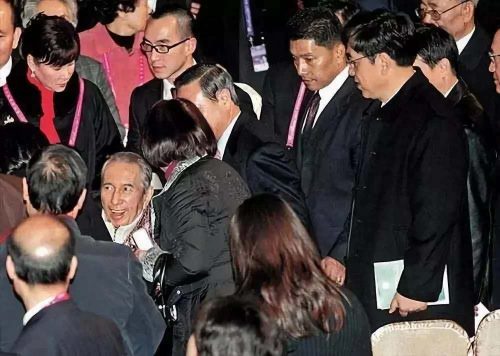 是赌王，却从来不赌：白手起家，创造5000亿商业帝国|艾问人物