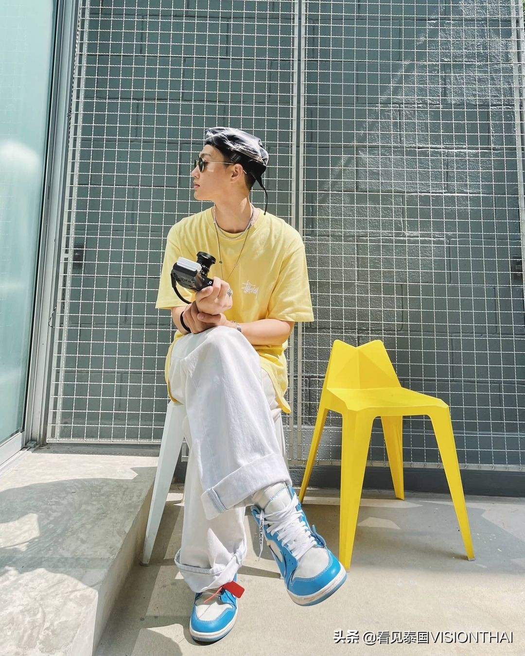 眉毛弯弯的少年长大了，但他还是那个闪闪发光的船儿