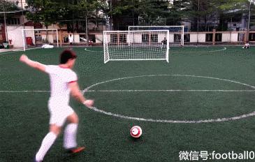 弧线球怎么才能踢出球速,如何拉出弧圈球