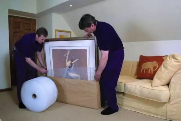 油画入门必须准备的东西,油画的修复与保存技巧