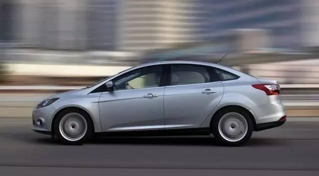 15年福特福克斯1.6自动挡动力操控,福克斯轿车最新款深度测评