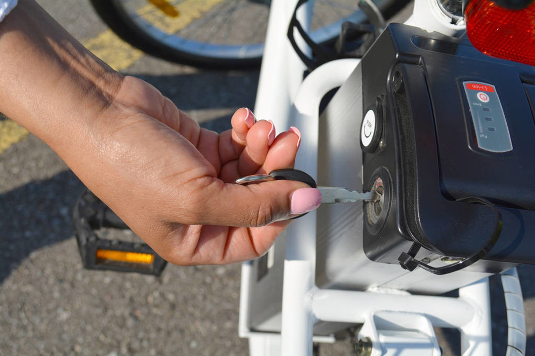 电动车电池低于10.5v就要报废吗,电动车报废电池怎么处理