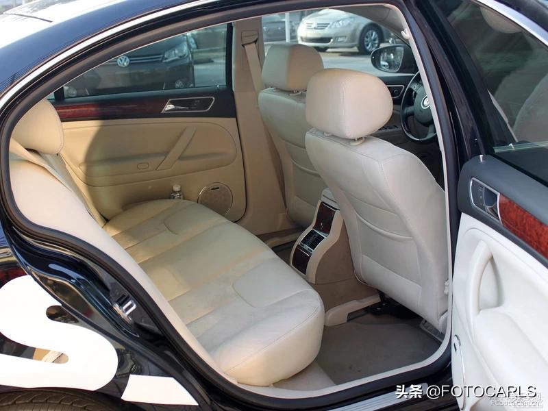 大众领驭09款,09年帕萨特领驭高配内饰图片