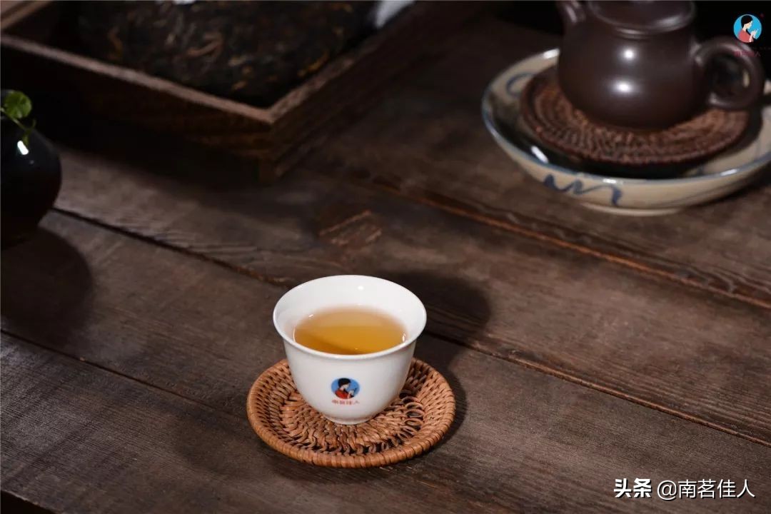 红茶配什么好喝又养生,好喝又提神的红茶