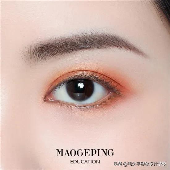 男爱豆教科书式眼妆大法,放大眼睛眼妆教程教科书