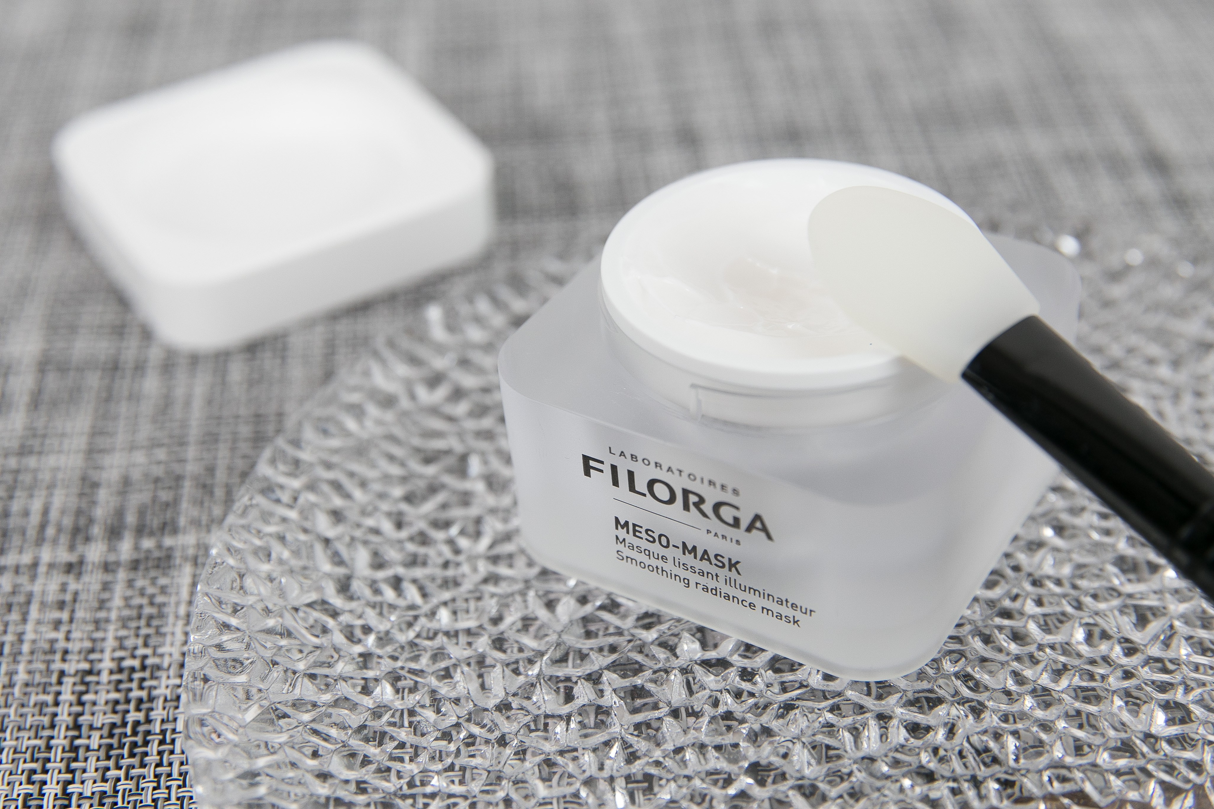 还在为繁琐的护肤步骤而烦恼吗,还在为皮肤问题困扰吗