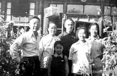 关于老舍的轶事趣闻,老舍先生的轶事