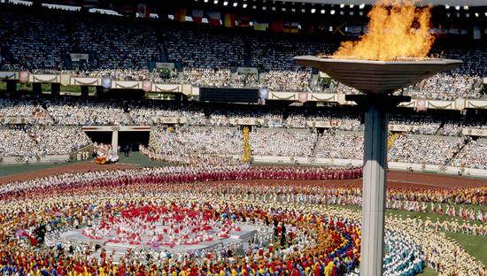 韩国足坛黑幕：逼亲兄弟自杀！造02世界杯黑幕！足球背后那只手