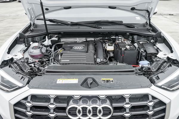 奥迪q32015款30tfsi1.4t,奥迪q3试驾1.4t时尚动感型够用吗