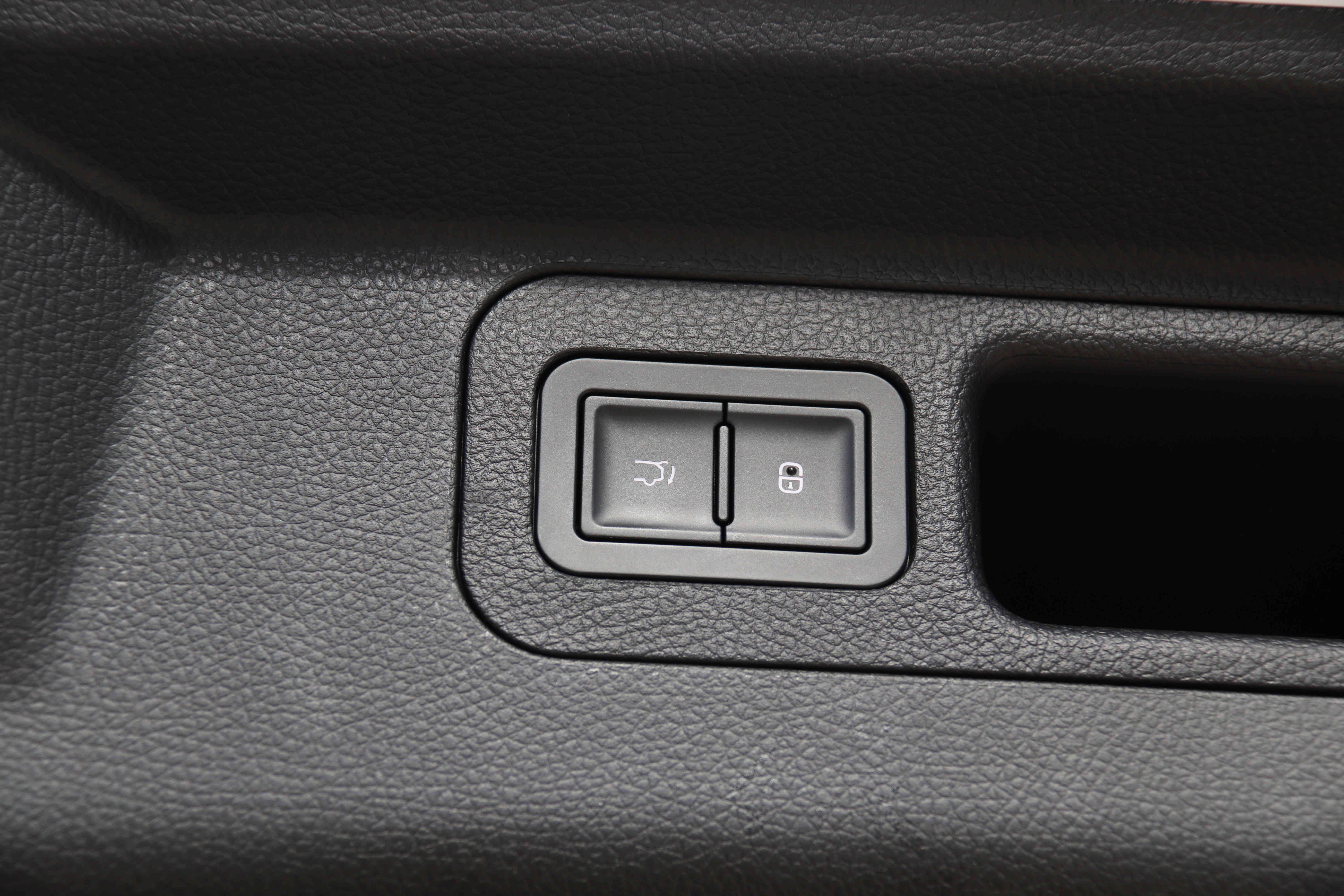 比亚迪宋prodm四驱性能豪华版升级,比亚迪宋prodm四驱高能版缺点